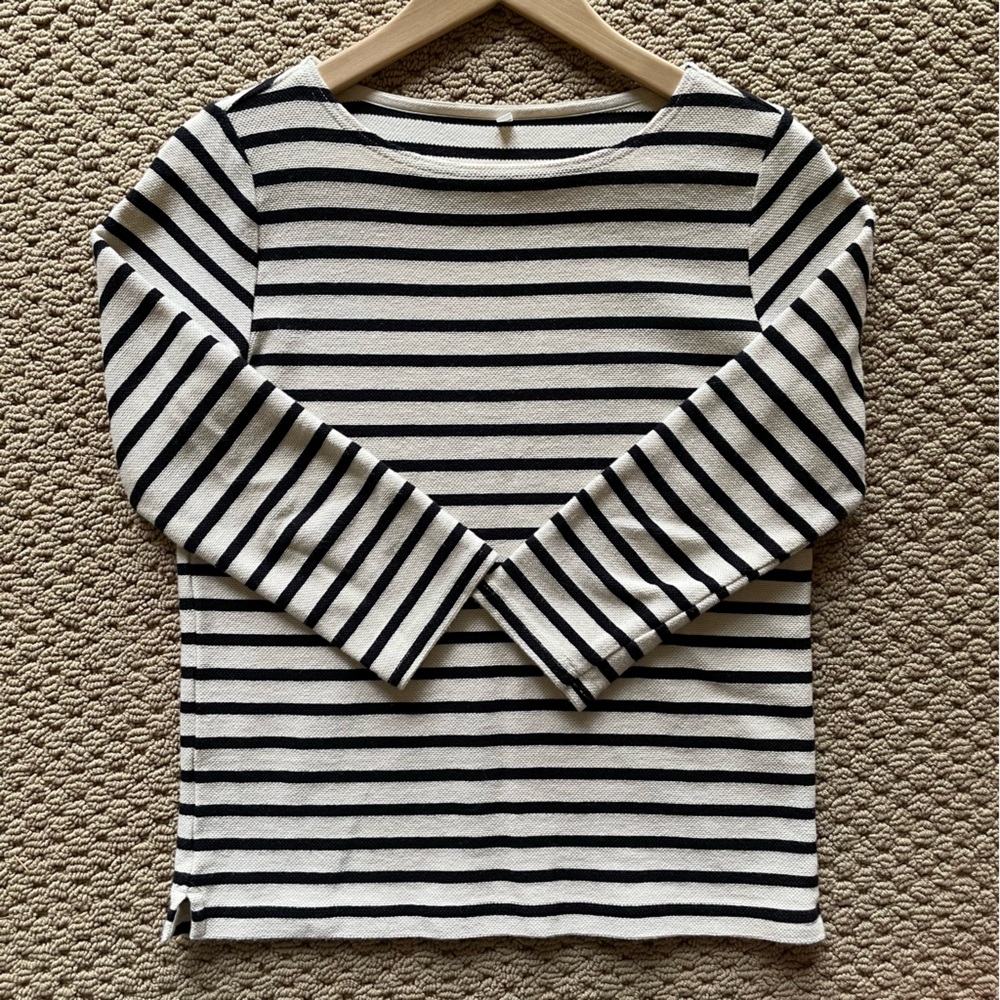 Muji top, runs small